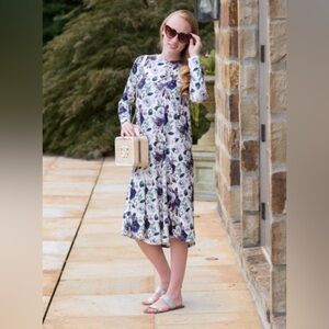 EUC Dainty Jewells “Your Favorite Dress” in Navy Florals
